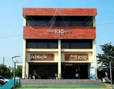 Rio Hotel Zirakpur Exterior photo